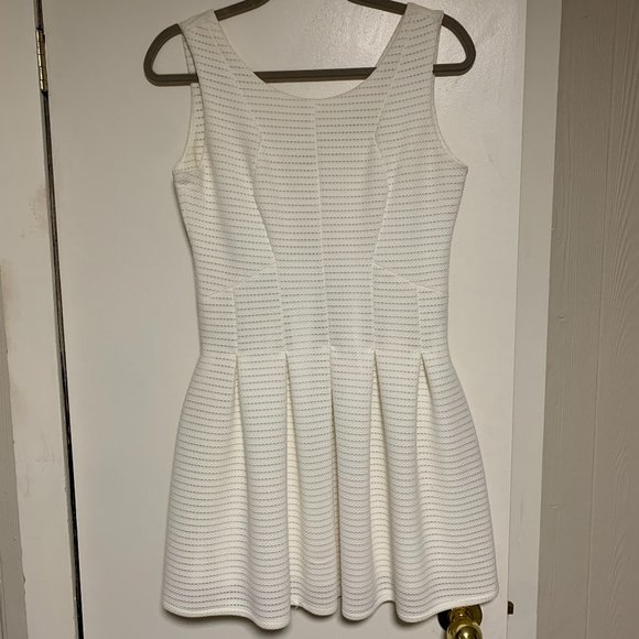 Mendocino Hot & Delicious | Women's White Cocktail Dress Size Medium - Picture 1 of 4